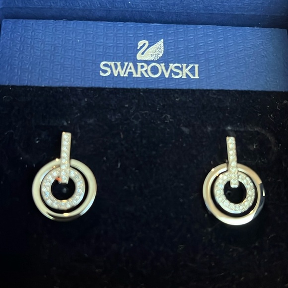 Swarovski Crystal Two-Tone Crystal Earings - Picture 4 of 5